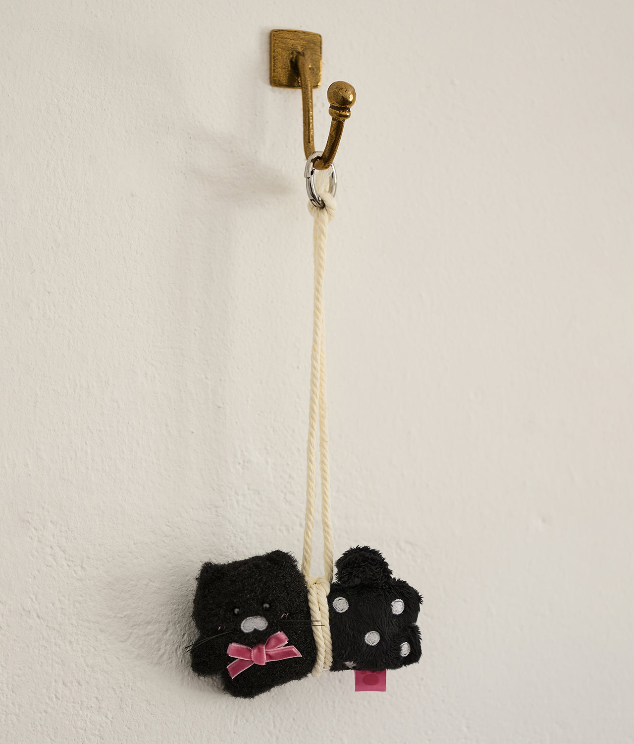 KAKAO FRIENDS - Noir Peluche Chunsik - Detail 4