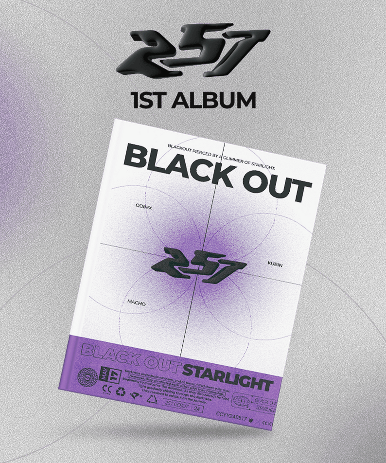 257 - 1st Album [BLACK OUT] - Album Kpop, couverture noir & violet sur fond gris, visuel 1st album marqué