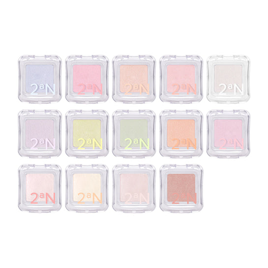 2AN Pure Glash Highlighter de 2AN, palette de poudres highlighter en carrés transparents sur fond blanc, vue produit