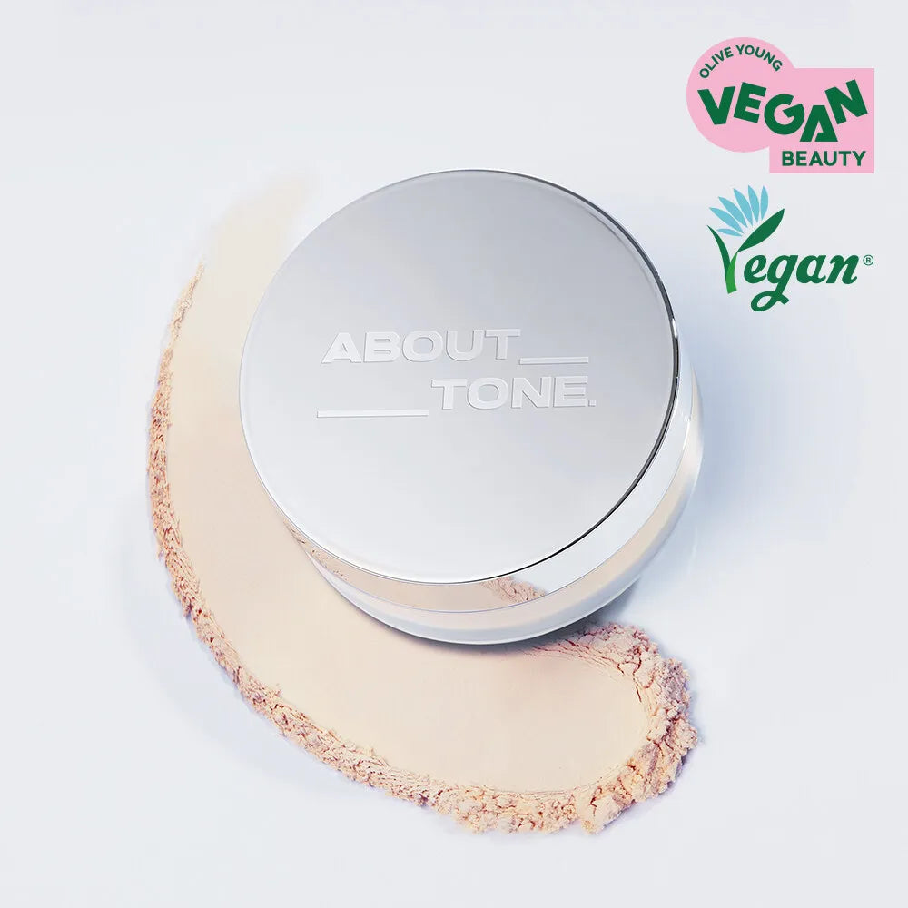ABOUT TONE The Blur Finish Powder de la marque, packaging sur fond blanc avec mentions Végane Beauty Vegan
