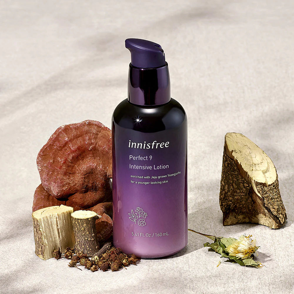 INNISFREE Perfect 9 Intensive Lotion 160ml, bouteille sur fond clair avec ingrédients naturels; marque Innisfree en contexte visuel.