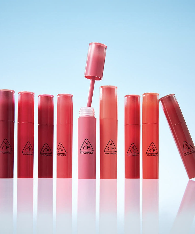 3CE Lazy Pop Lip Stain, gamme de rouges à lèvres stylés 3CE sur fond clair, présentation produit beauté.