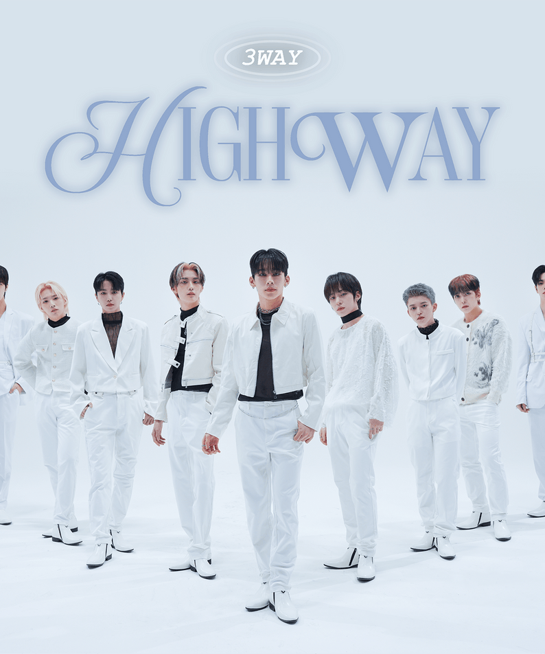 3WAY - [HIGHWAY] - Album Kpop de 3WAY, visuel du groupe en tenue blanche sur fond clair, pochette musicale