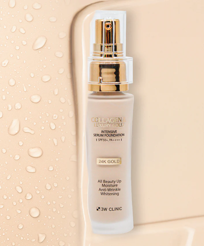 3W CLINIC Collagen & Luxury Gold Intensive Serum Foundation 40g, flacon blanc or 24K sur fond éclaboussures d’eau
