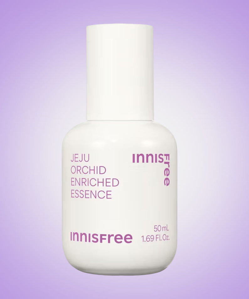 INNISFREE Jeju Orchid Enriched Essence 50ml : flacon blanc sur fond violet, essence anti-âge pour peau grasse