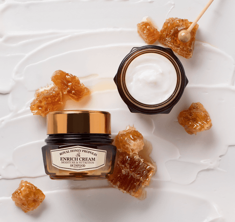SKINFOOD Royal Honey Propolis Enrich Barrier Cream 63ml, crème barrière sur fond blanc avec miel et propolis, vue produit.