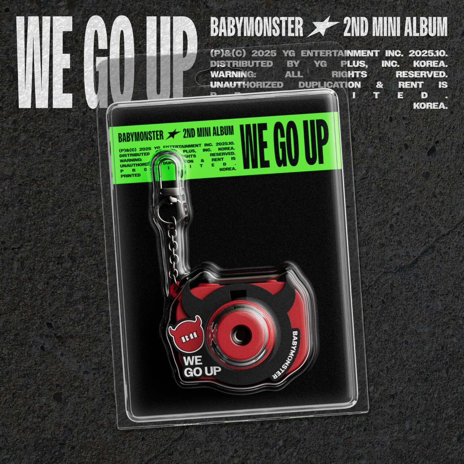 BABYMONSTER - 2nd MINI ALBUM [WE GO UP] MINI BEAM KEYRING Ver. : porte-clés Kpop vert/rouge sur blister, fond noir.