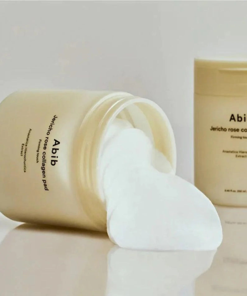 ABIB Jericho Rose Collagen Pad Firming Touch 60 Pads, coussins visage à la rose, boîte Abib sur fond clair