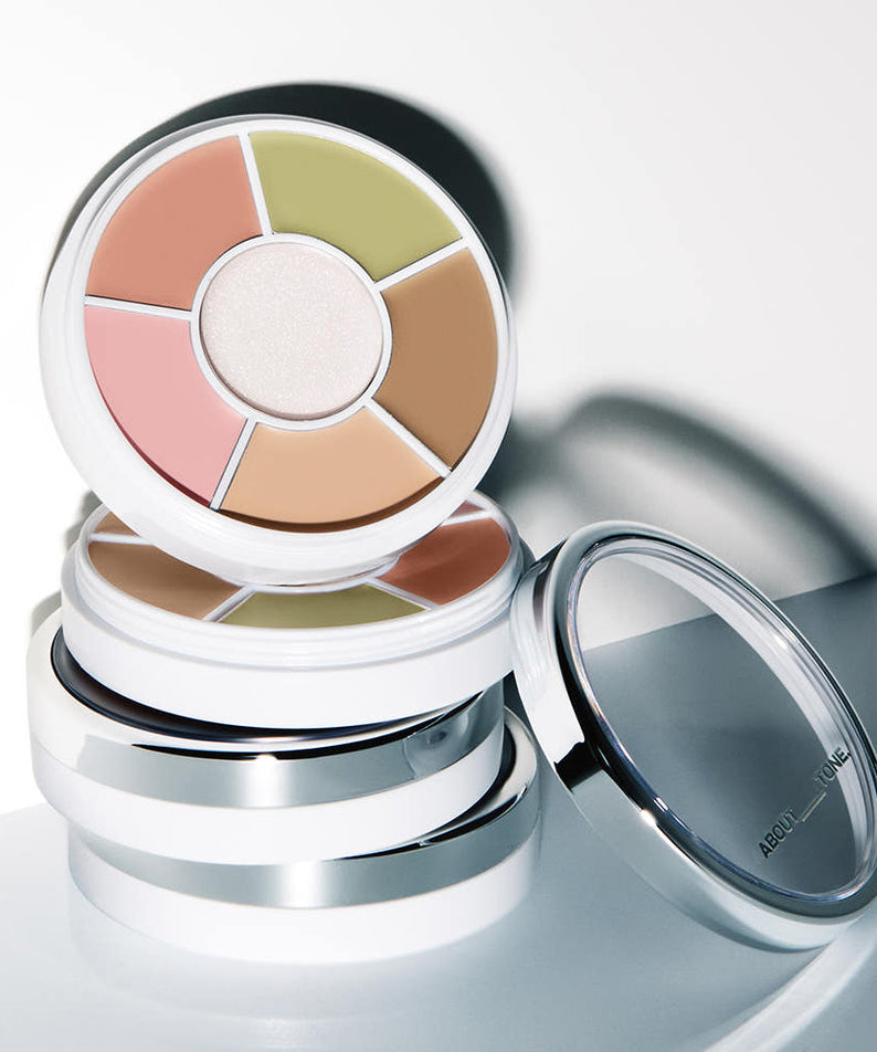 Palettes de maquillage ABOUT TONE Designing Multi Palette 6.5g avec différentes teintes, affichées avec leurs couvercles ouverts.