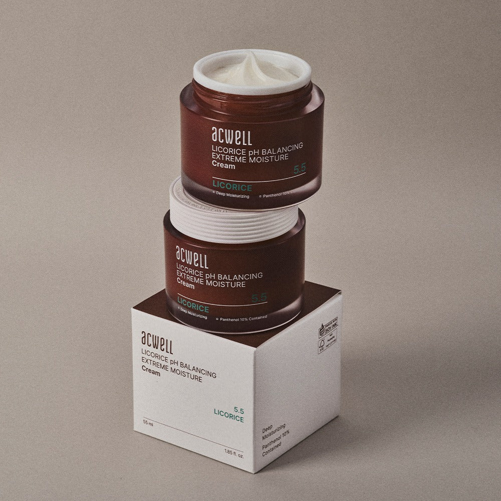 Décris l'image en français : ACWELL Licorice pH Balancing Extreme Moisture Cream 55ml, pot crème brun sur fond beige.