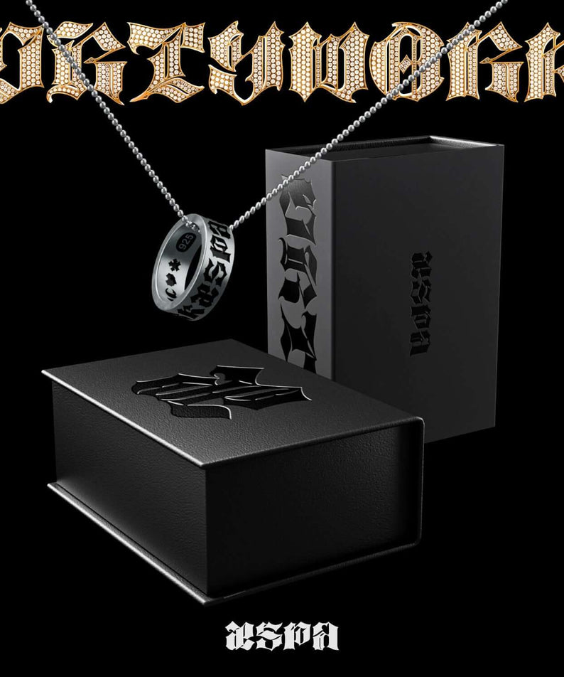 AESPA - [Dirty Work] (Dirty Crew Ring Ver.) - Album Kpop : pendentif et boîte noirs, visuel Dark, style bijou