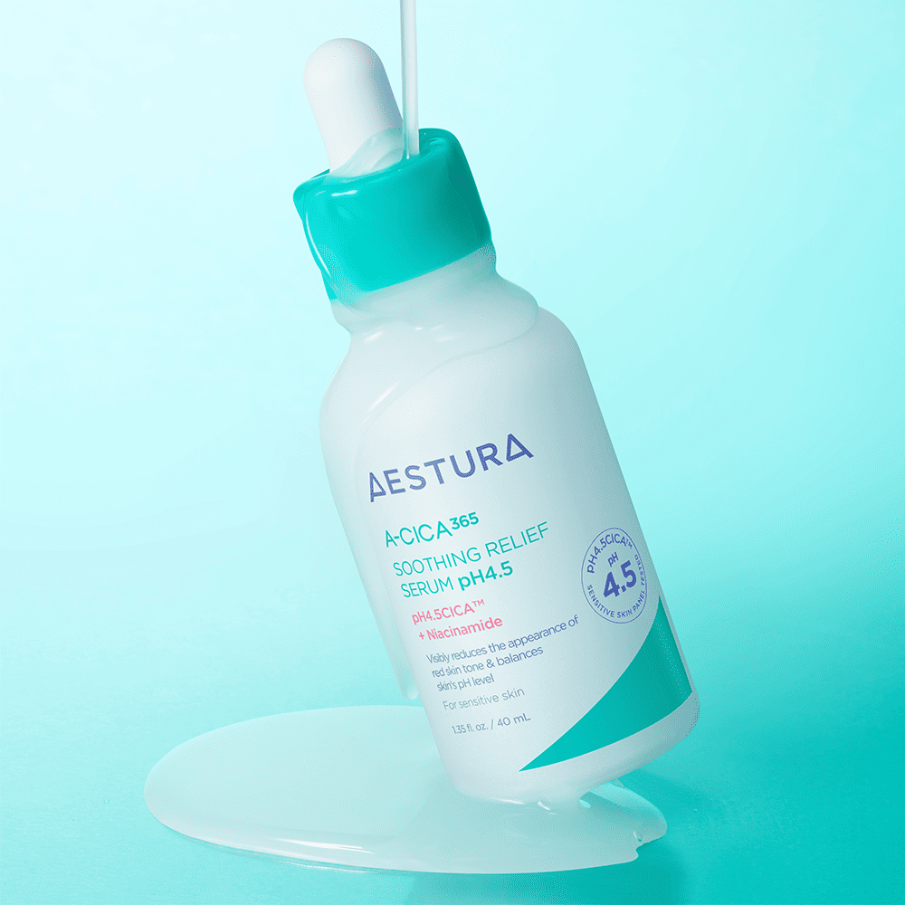 AESTURA  A-cica 365 Soothing Relief Serum pH4.5 40ml, flacon AESTURA sur fond bleu aqua, sérum apaisant.