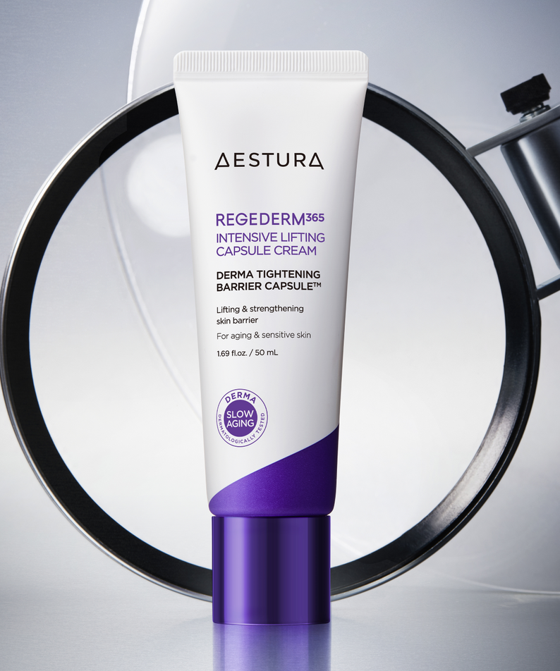 AESTURA Regederm365 Intensive Lifting Capsule Cream 50ml, tube sur fond bleu, contexte skincare moderne de la marque AESTURA.