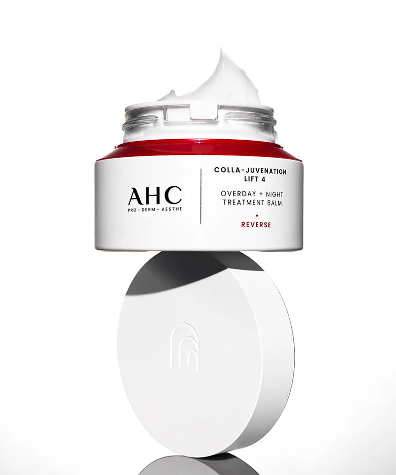 Décris l'image en français en mentionnant le produit, la marque et le contexte visuel: AHC Cola Juvenation Lift 4 Overday Night Treatment Balm 50ml, pot cosmétique