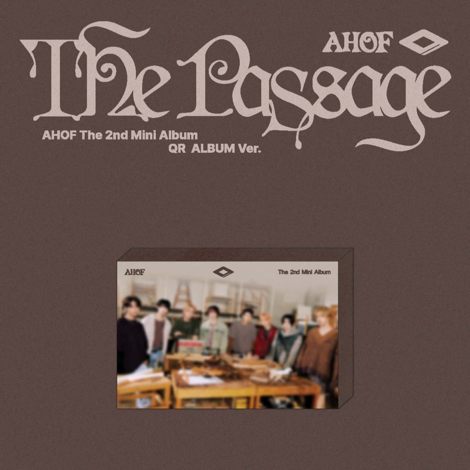 AHOF - The 2nd Mini Album [The Passage] (QR ALBUM Ver.) - Album Kpop : couverture brune avec mini photo, QR.