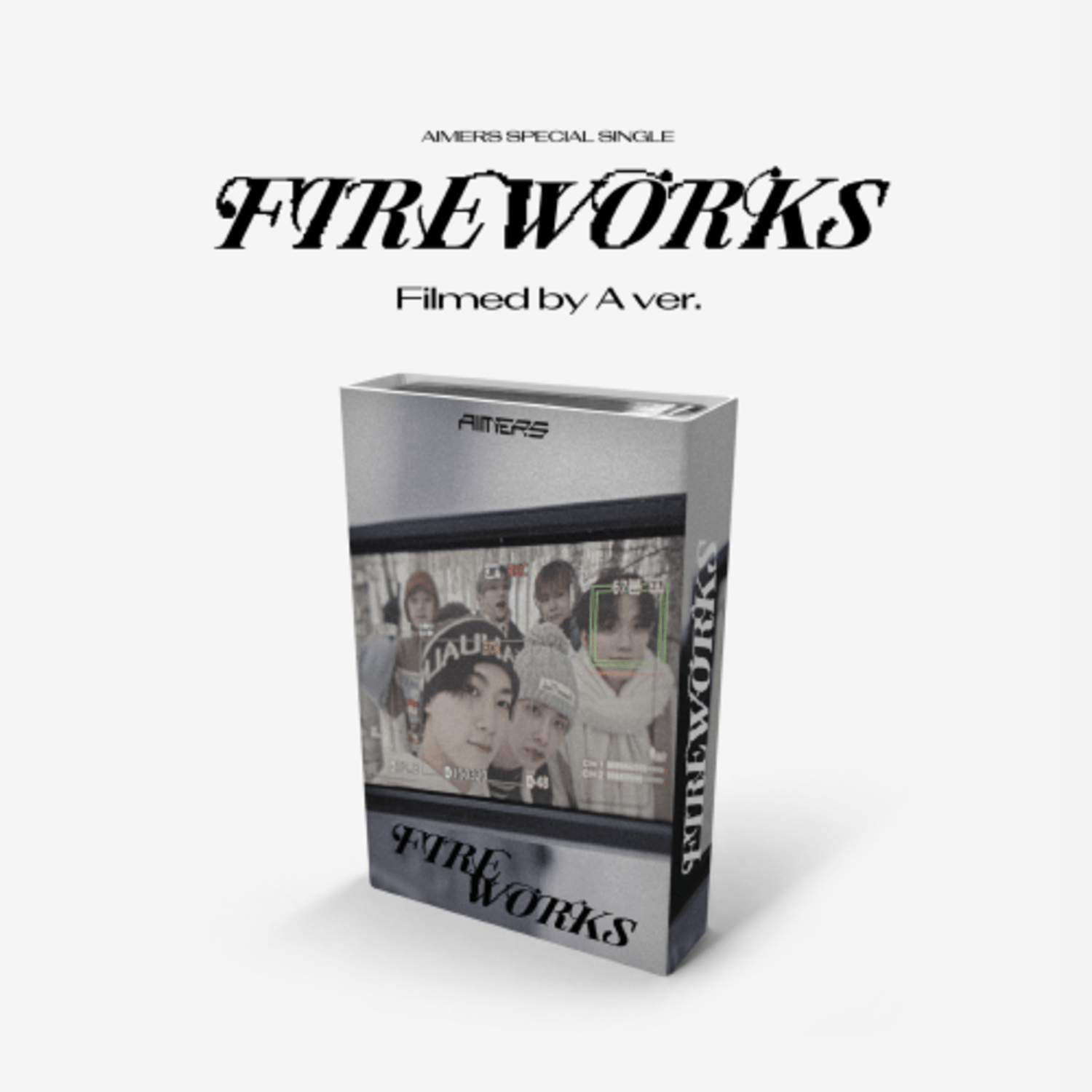 AIMERS - [Fireworks] (Filmed by A Ver.) - Album Kpop, visuel jaquette avec boîte et visuels du groupe sur fond clair.