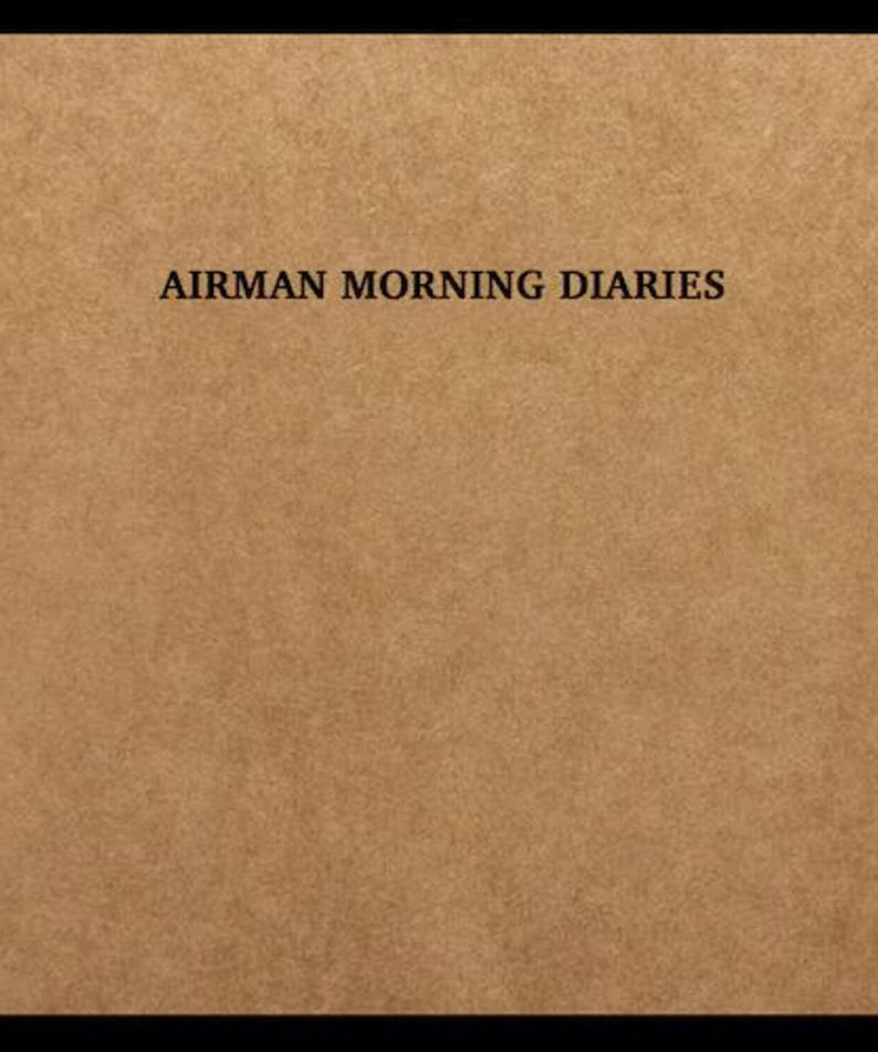 AIRMAN - 1st Album - Album Kpop, pochette AIRMAN MORNing DIARIES, album Kpop kraft brun en studio