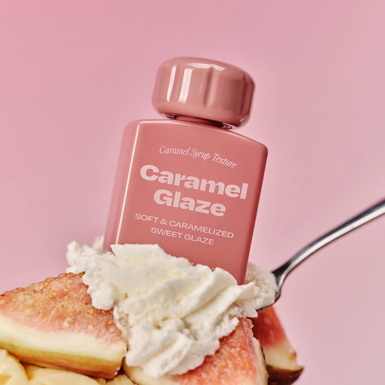 ALTERNATIVE STEREO Lip Potion Caramel Glaze (7 colors) montrant le produit en contexte caramel, rose, packaging flacon.