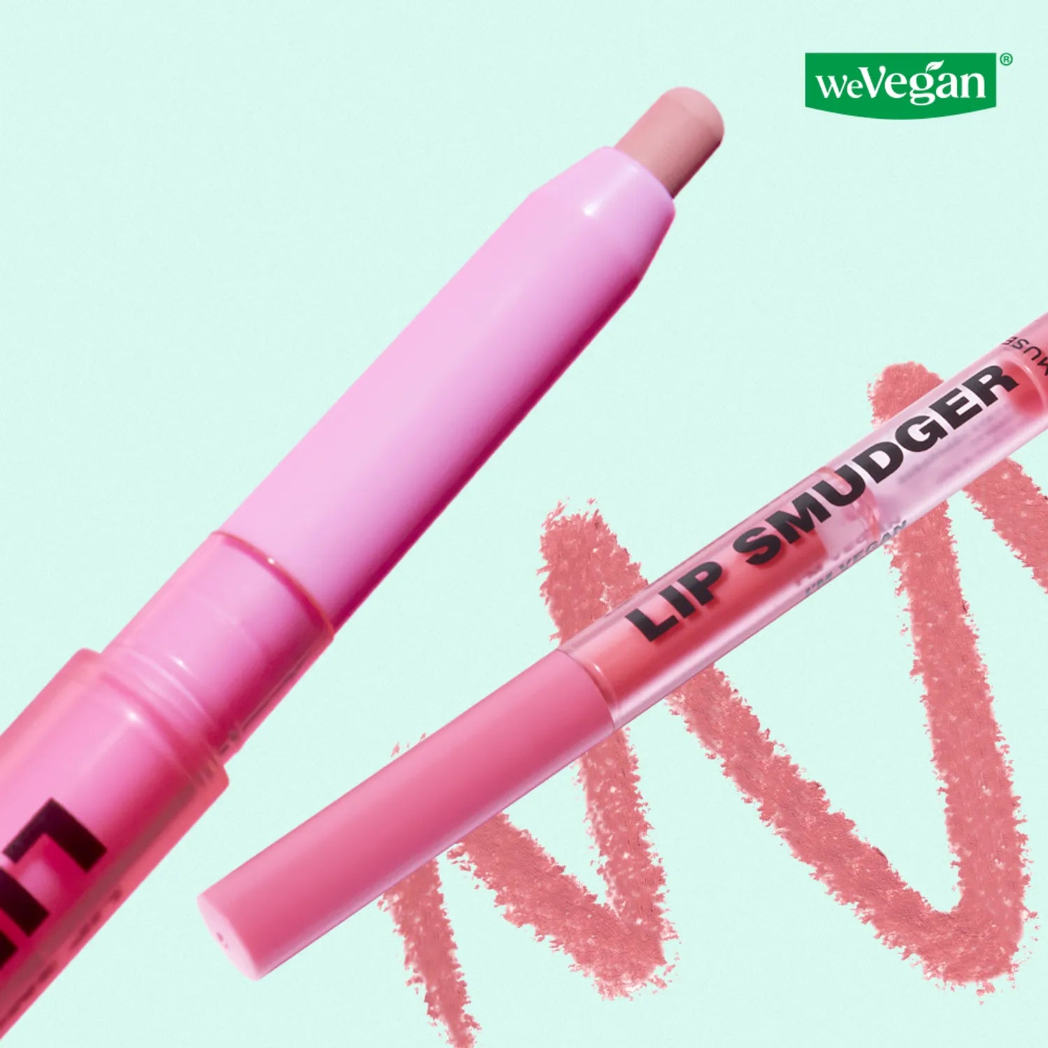 AMUSE Lip Smudger, marque AMUSE, gros plan sur tube et texture rose sur fond clair, style vegan WeVegan.