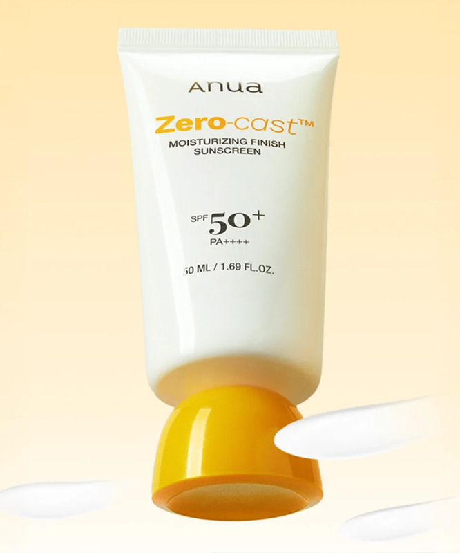 ANUA Daily Transparent Moisture Sunscreen 50ml, tube ANUA sur fond beige, texture crème blanche visible