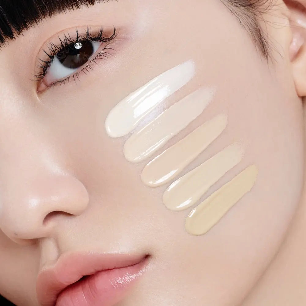 ANUA Gyul Cushion SPF50+PA+++, maquillage sur le visage avec texture sur peau, gros plan beauté (ANUA)