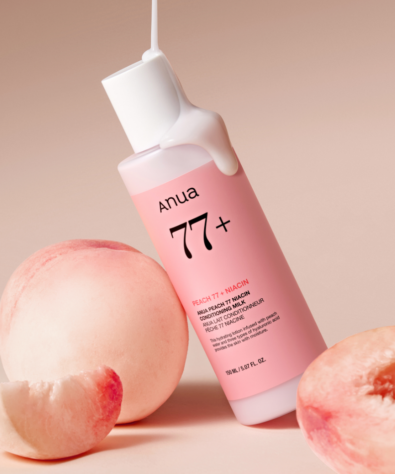 ANUA Peach 77 + Niacin Conditioning Milk 150ml, bouteille ANUA sur fond rose avec pêches, style produit beauté.