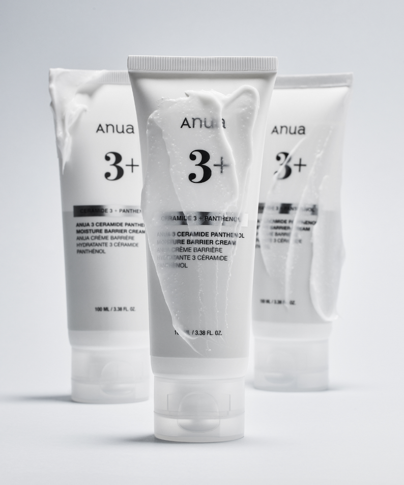 Décris l'image en français: ANUA Ceramide 3 + Panthenol Moisture Barrier Cream 100ml, marque ANUA, tubes sur fond blanc.