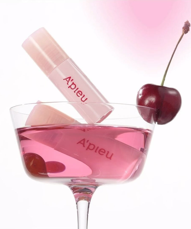 A'PIEU Juicy Pang Bear Cream Blusher Mini, flacon rose sur fond clair avec cerise rouge, visuel produit A'PIEU