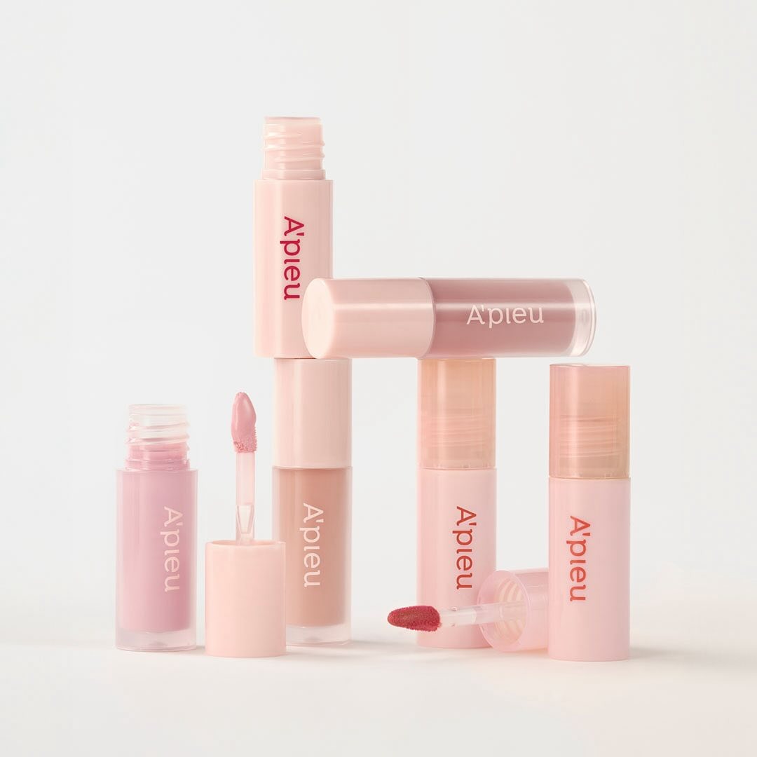 A'PIEU Juicy Pang Bear Cream Blusher Mini de la marque Apieu, mini blush crème sur fond blanc, packaging rose.