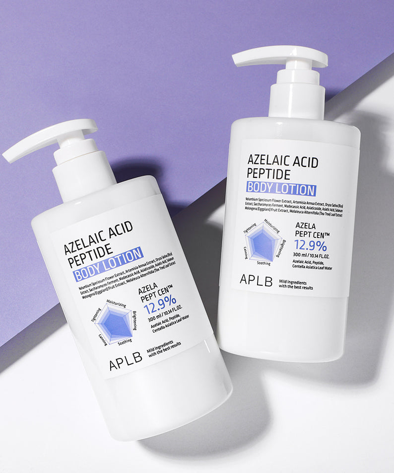 APLb Azelaic Acid Peptide Body Lotion 300ml, flacons de la marque APLB sur fond violet, lumière studio.