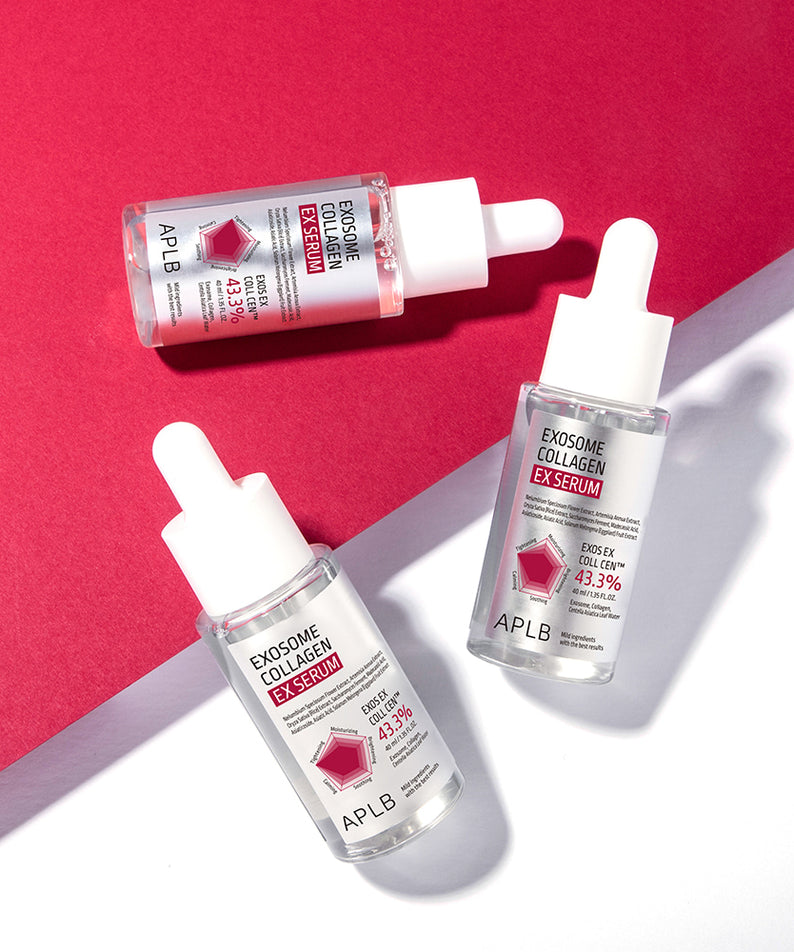 APL B Exosome Collagen EX Serum 40ml de la marque APLB, flacons sur fond rouge, contexte beauté soin visage