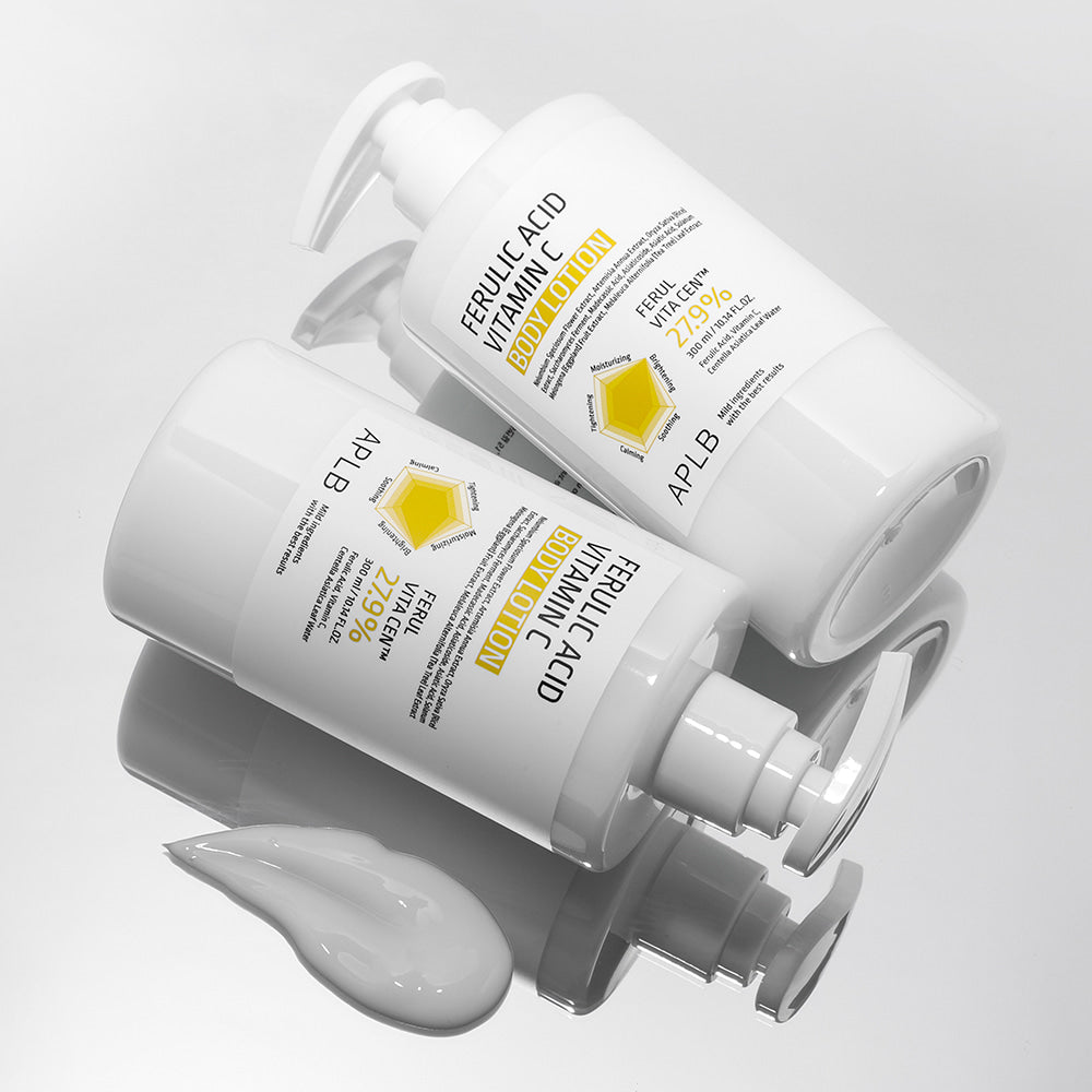 APLB Ferulic Acid Vitamin C Body Lotion 300ml, flacons blancs sur fond clair, texture de crème visible (APLB, cosmétique)