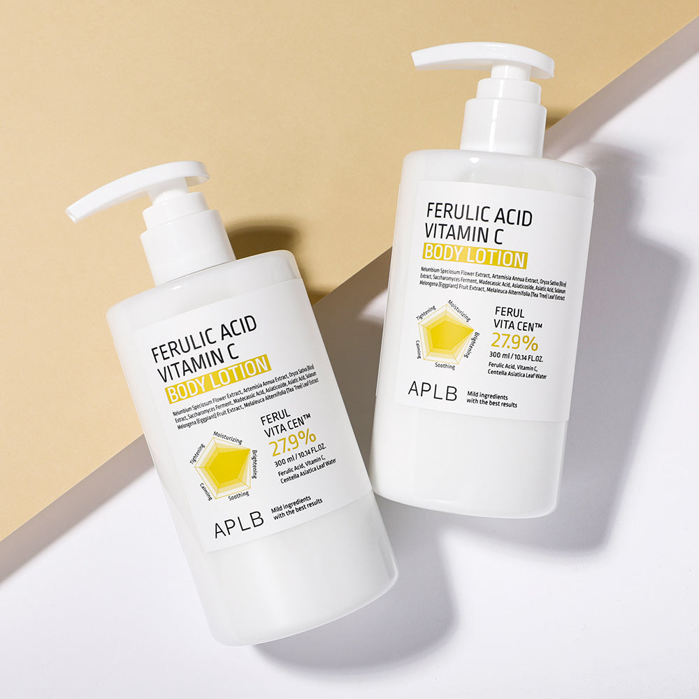 APLB Ferulic Acid Vitamin C Body Lotion 300ml : bouteilles APLB sur fond beige, pompe doseuse, contexte beauté.