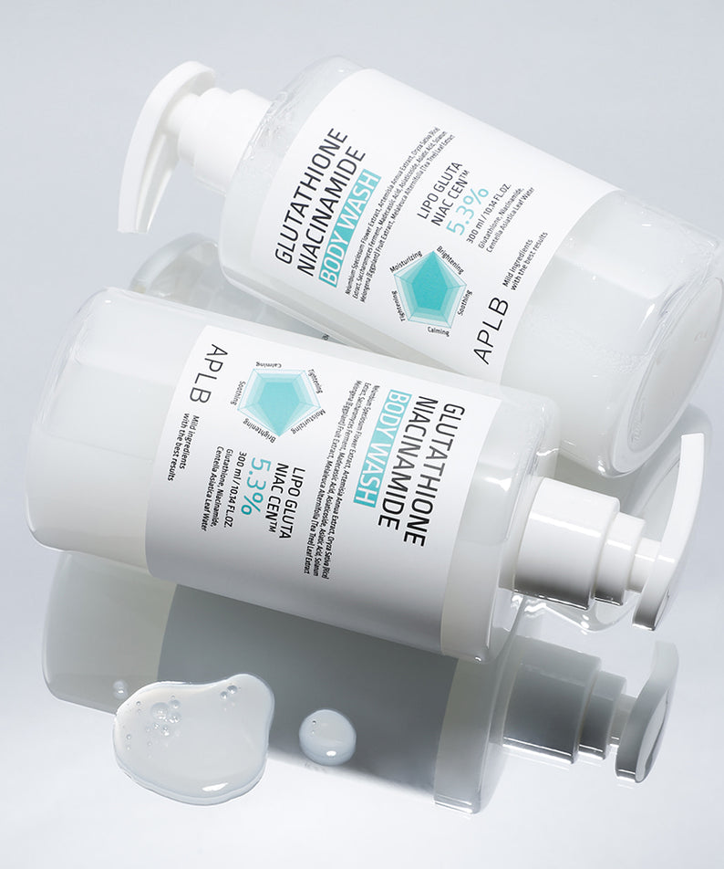 APLB Glutathione Niacinamide Body Wash 300ml de la marque APLB, flacons sur fond blanc, texture de gel visible