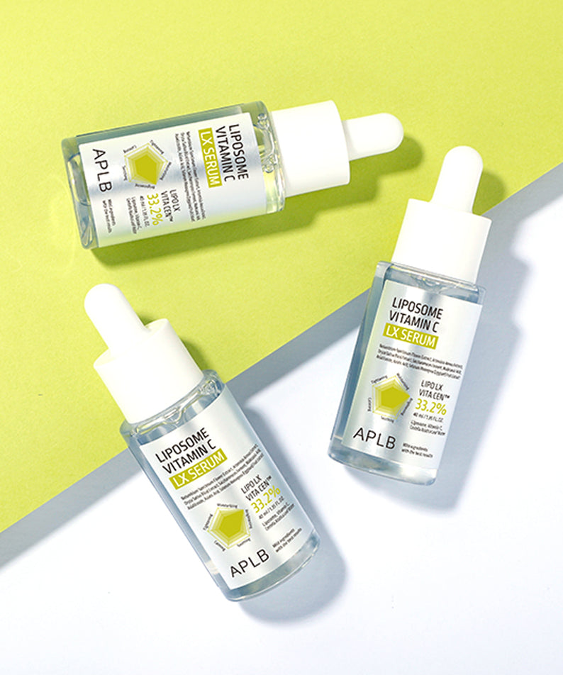 APLBA Liposome Vitamin C LX Serum 40ml APLB, bouteilles sur fond vert et blanc, contexte cosmétique.