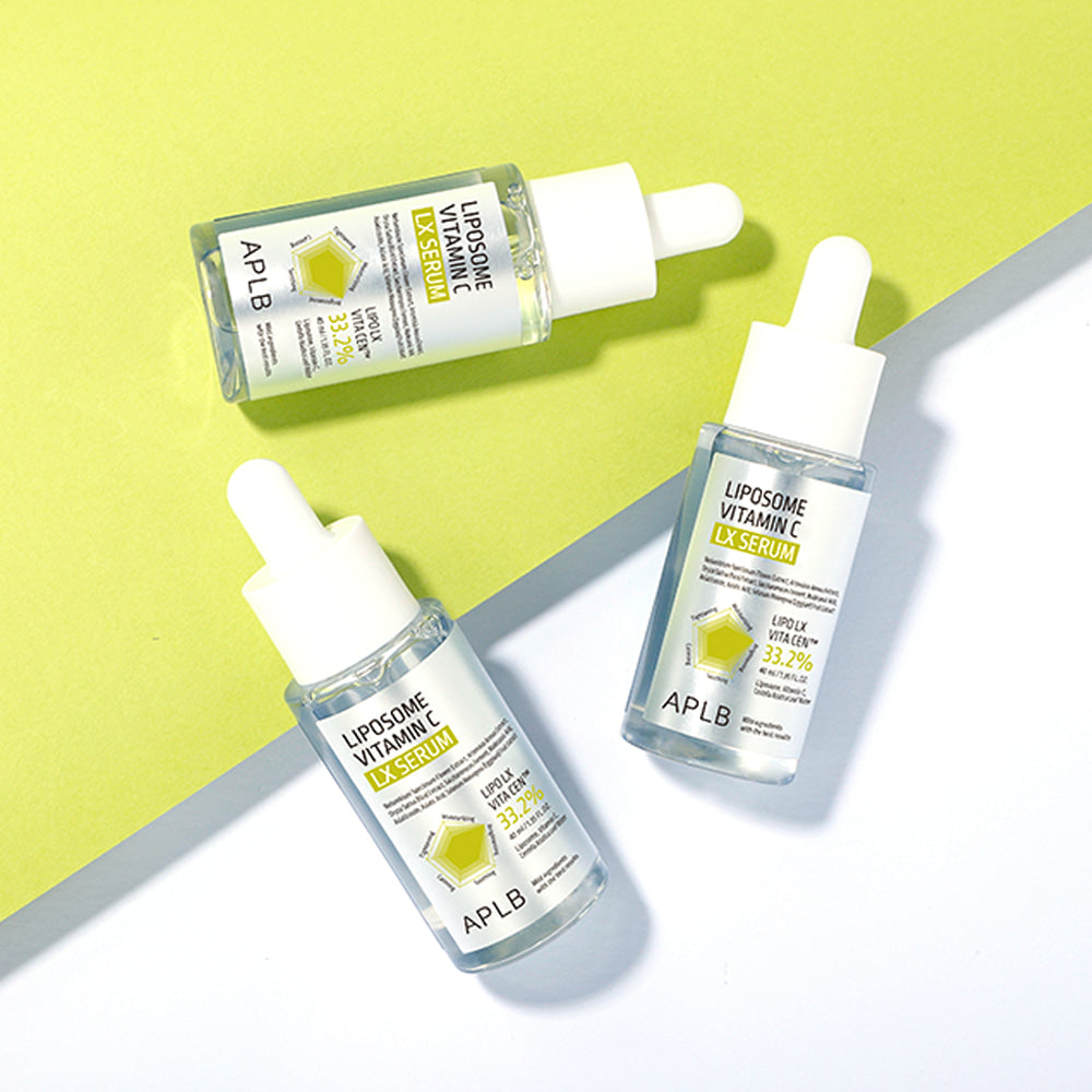 APLBA Liposome Vitamin C LX Serum 40ml APLB, bouteilles sur fond vert et blanc, contexte cosmétique.