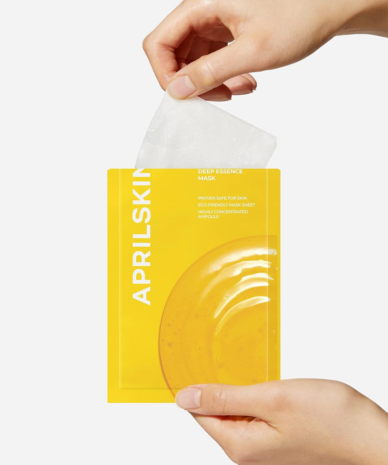 Décris l'image en français en mentionnant le produit, la marque et le contexte visuel : APRILSKIN Real Calendula Deep Essence Mask