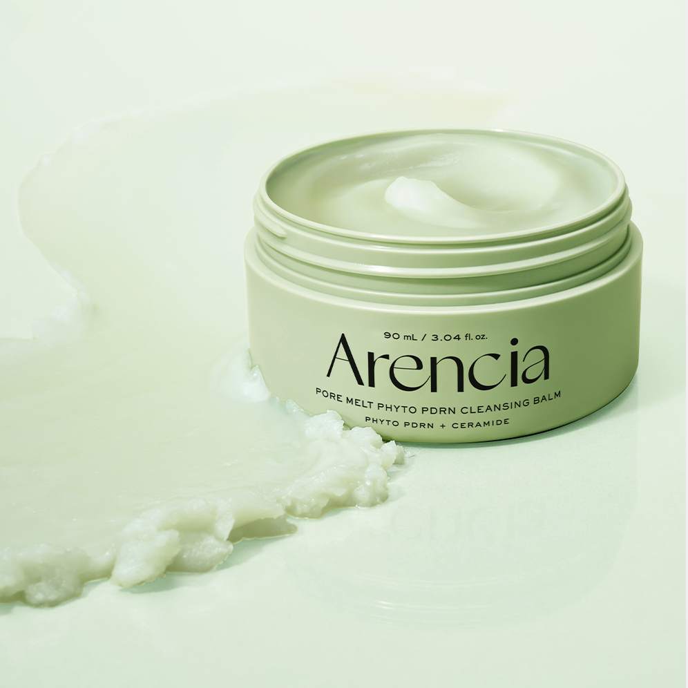 ARENCIA Pore Melt Phyto PDRN Cleansing Balm 90ml, pot vert sur fond clair, texture verte en contexte beauté