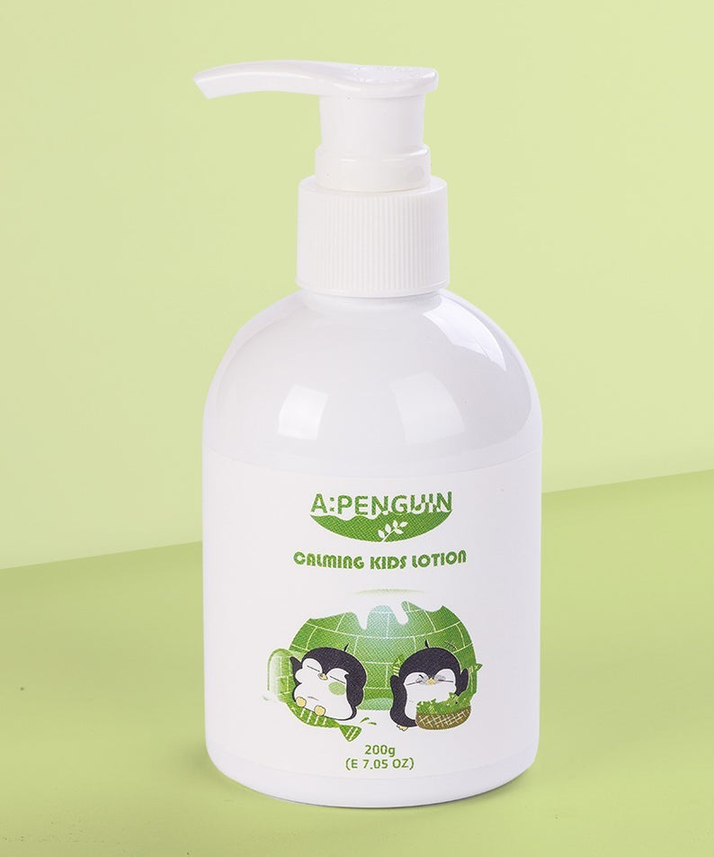 ATOMANDE Arctic Penguin Kids Children Calming Lotion Skin Soothing Moisturizing Body 200ml, flacon crème apaisante, décor vert clair