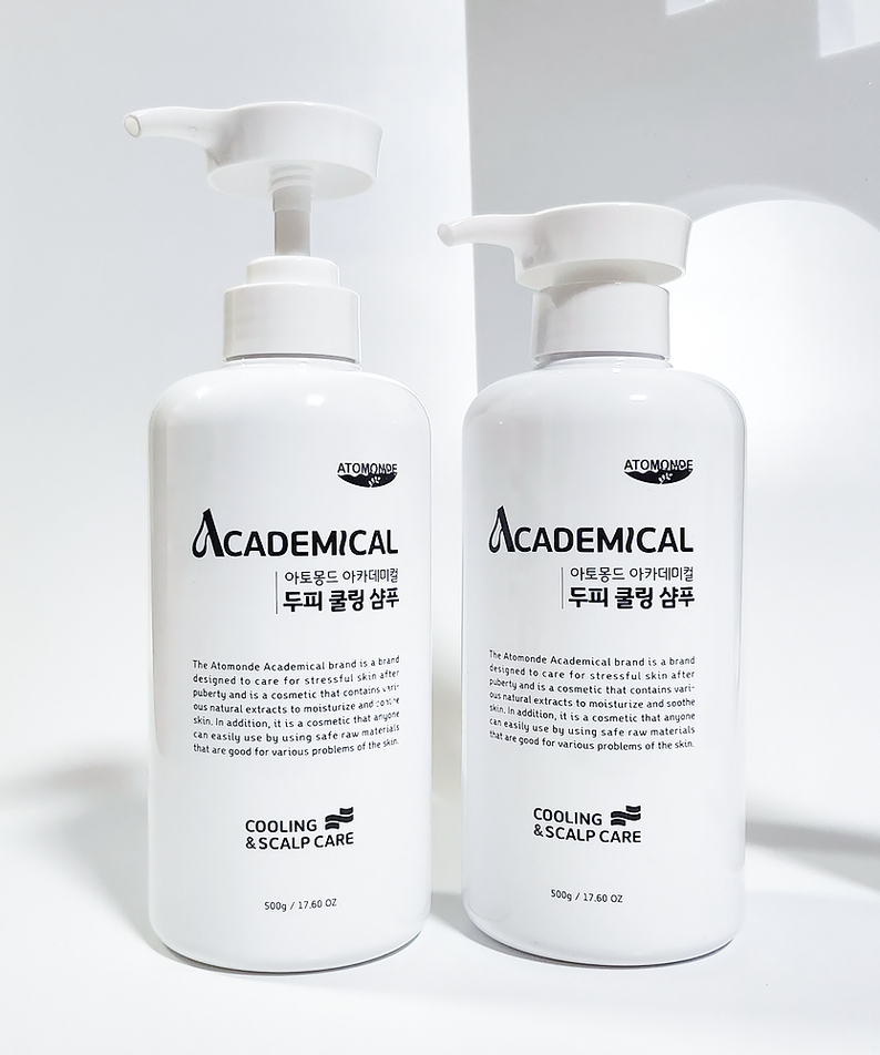 Deux bouteilles de 500ml de ATOMANDE Academic Scalp Cooling Shampoo, solution rafraîchissante pour le cuir chevelu.