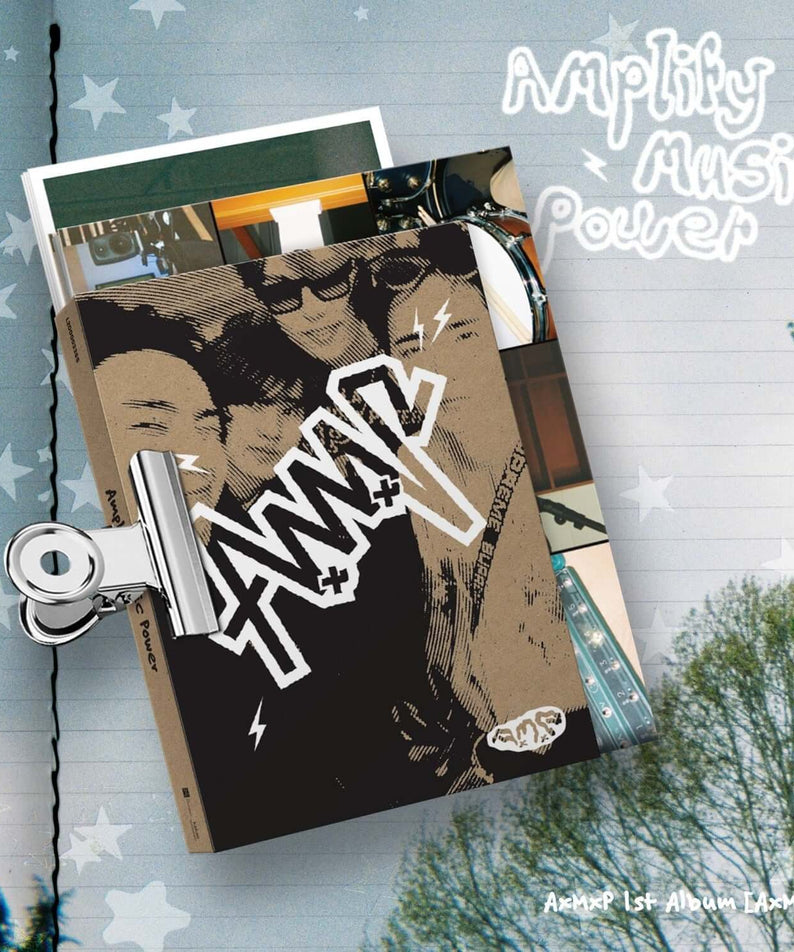 AXMXP - 1st Album [AxMxP] (Photo Essay by AxMxP ver.) - Album Kpop : pochette album, style photo, décor musical étoilé.