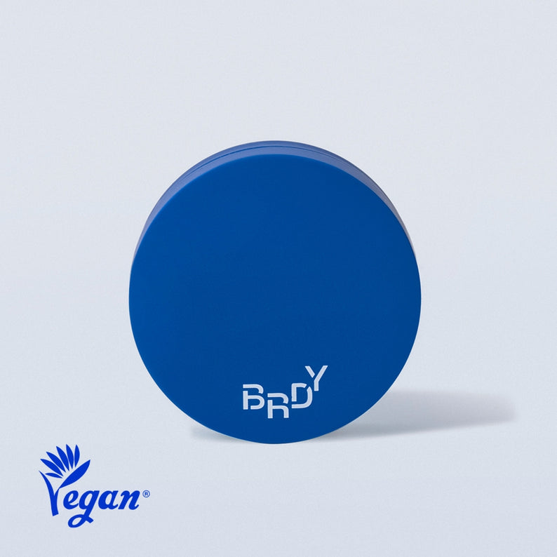 BE.READY Blue Sebum Powder 7g, poudre bleue vegan pour contrôler l'excès de sébum, emballage rond bleu, 7g.