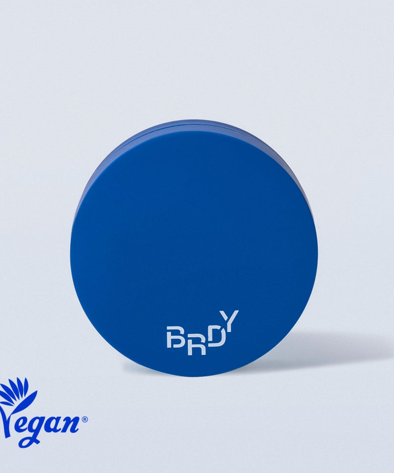 BE.READY Blue Sebum Powder 7g, poudre bleue vegan pour contrôler l'excès de sébum, emballage rond bleu, 7g.