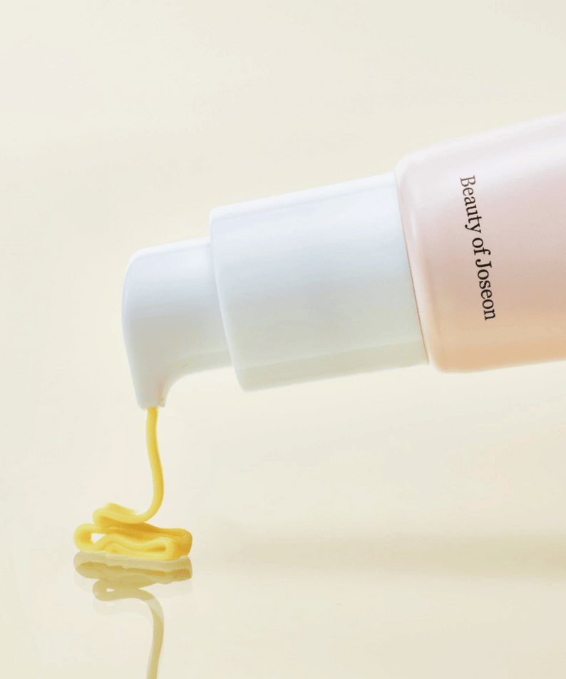 BEAUTY OF JOSEON Revive Eye Serum 30ml, marque, sérum pour contour des yeux à texture jaune, flacon et goutte en gros plan