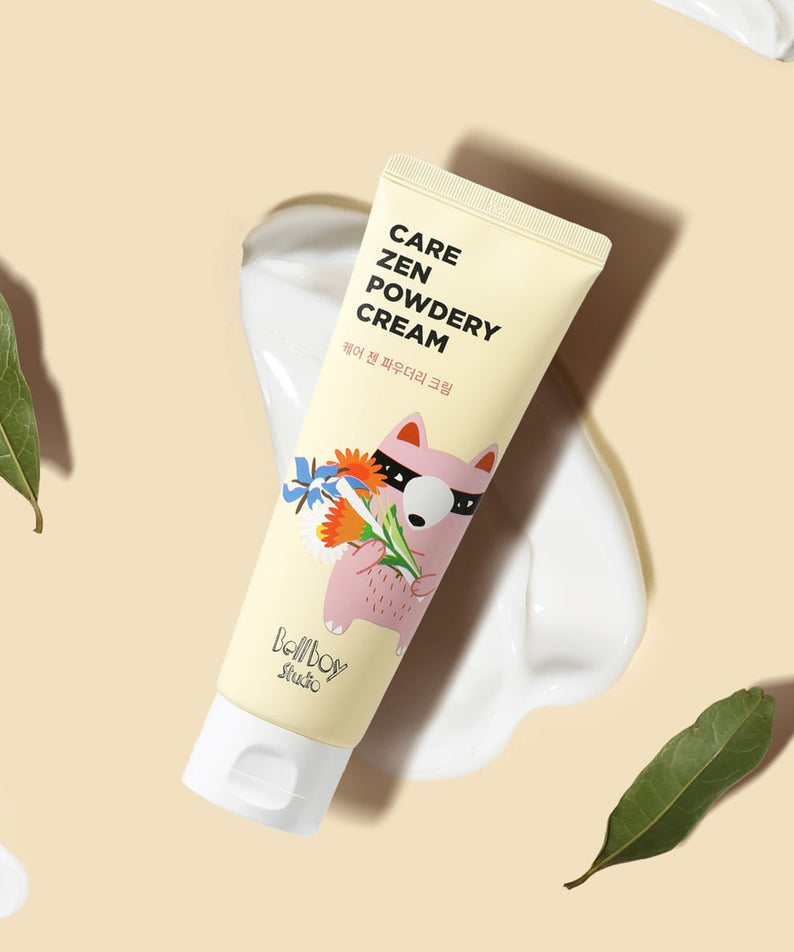 BELLBOY STUDIO Care Zen Powdery Cream 120ml, tube de crème apaisante sur fond beige avec feuilles et textures crémeuses.