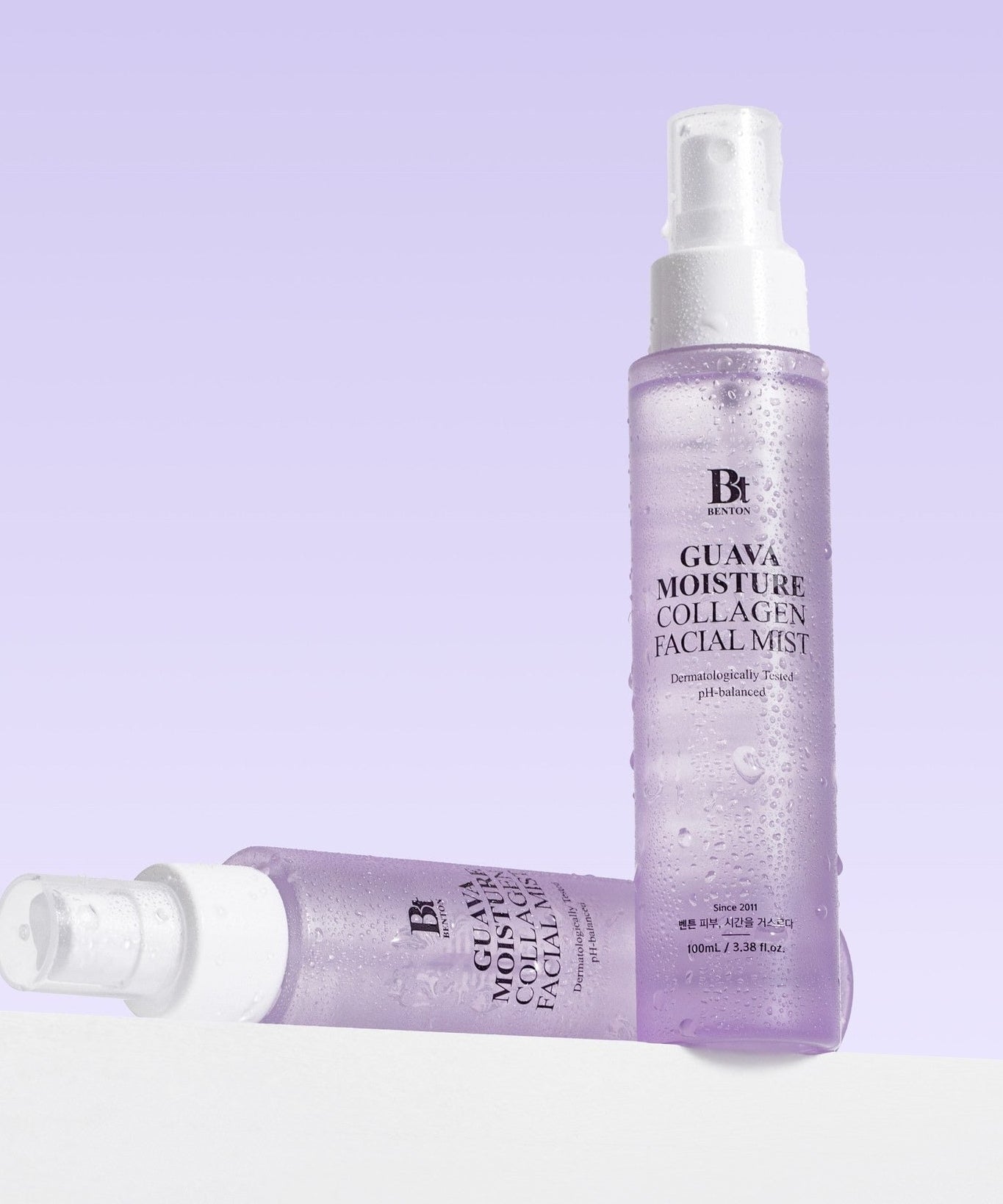 BENTON Guava Hydrating Collagen Mist 100ml, brume hydratante au collagène, flacon violet sur fond mauve, soin visage rafraîchissant