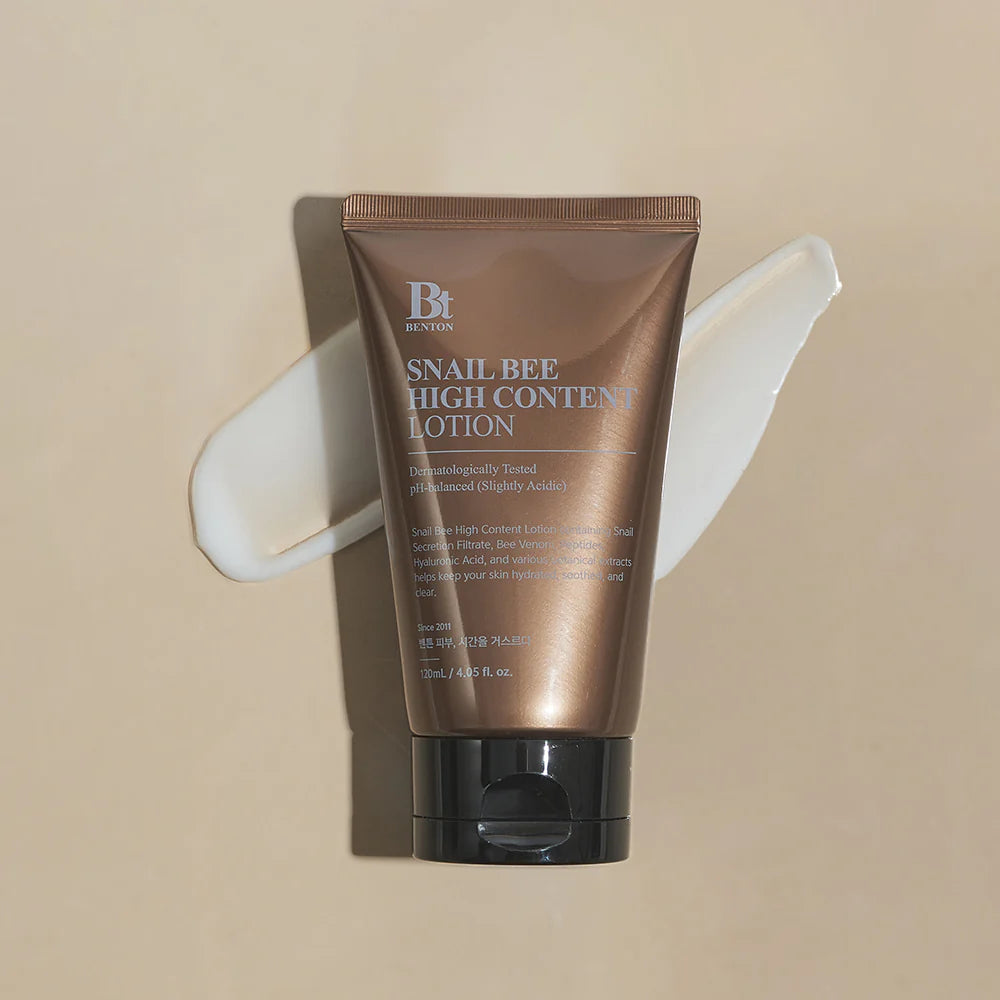 BENTON Snail Bee High Content Lotion 120ml, tube beige sur fond clair, marque BENTON, visuel produit cosmétique