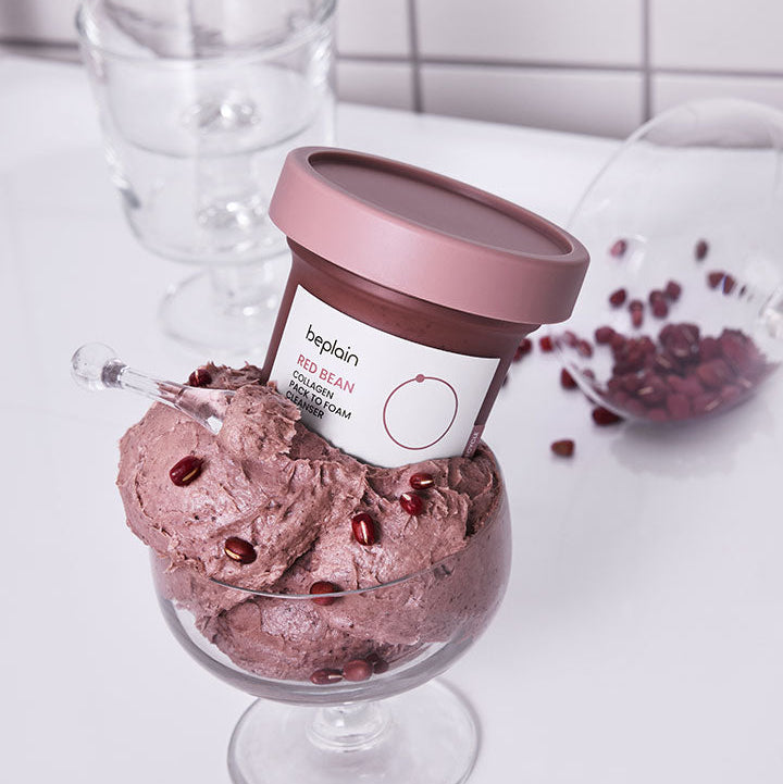 BEPLAIN Red Bean Collagen Pack-to-Foam Cleanser 100ml : mousse rouge, flacon beplâine en salle de bain, avec haricots