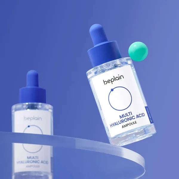 BEPLAIN  Multi Hyaluronic Acid Ampoule 30ml, bouteilles beplain en studio bleu, gouttes d’acide hyaluronique, contexte skincare