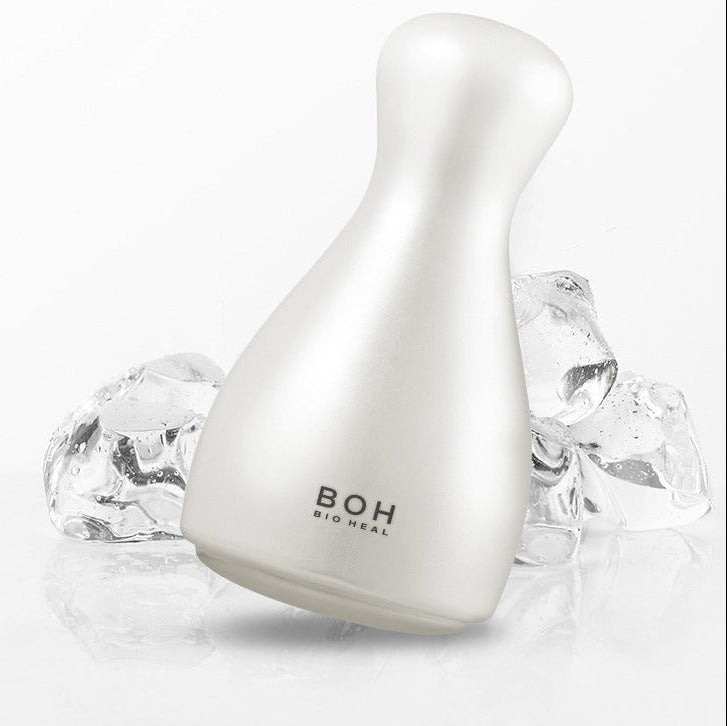 BIO HEAL BOH Cooling Massager de la marque BIO HEAL, appareil blanc avec effet rafraîchissant, sur fond blanc